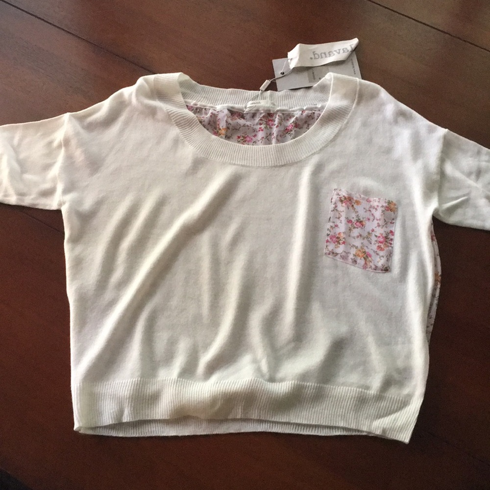 New Lavand Short Sleeve Knit Top Size Medium